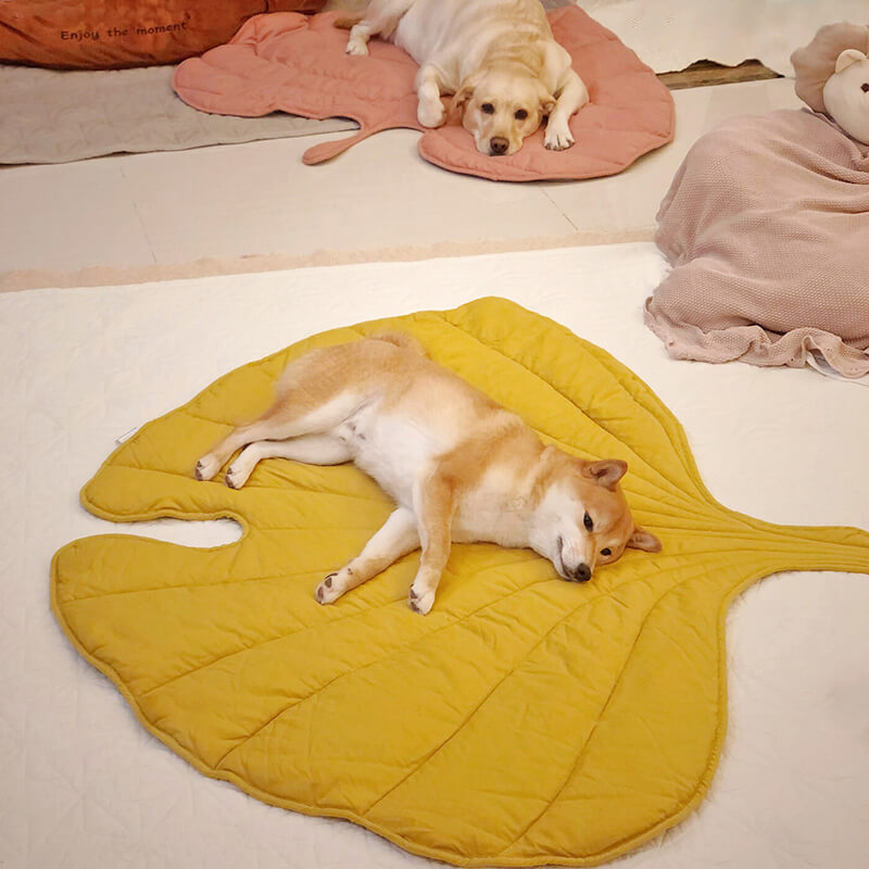 Dog Blanket Leaf Design - Soft Cotton Polyester Pet Blanket for Couch 0