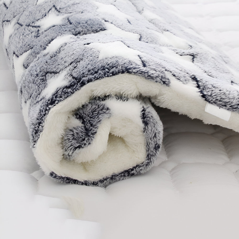 Pet Blanket Soft Plush Fleece Throw for Cozy Sleep and Furniture Care