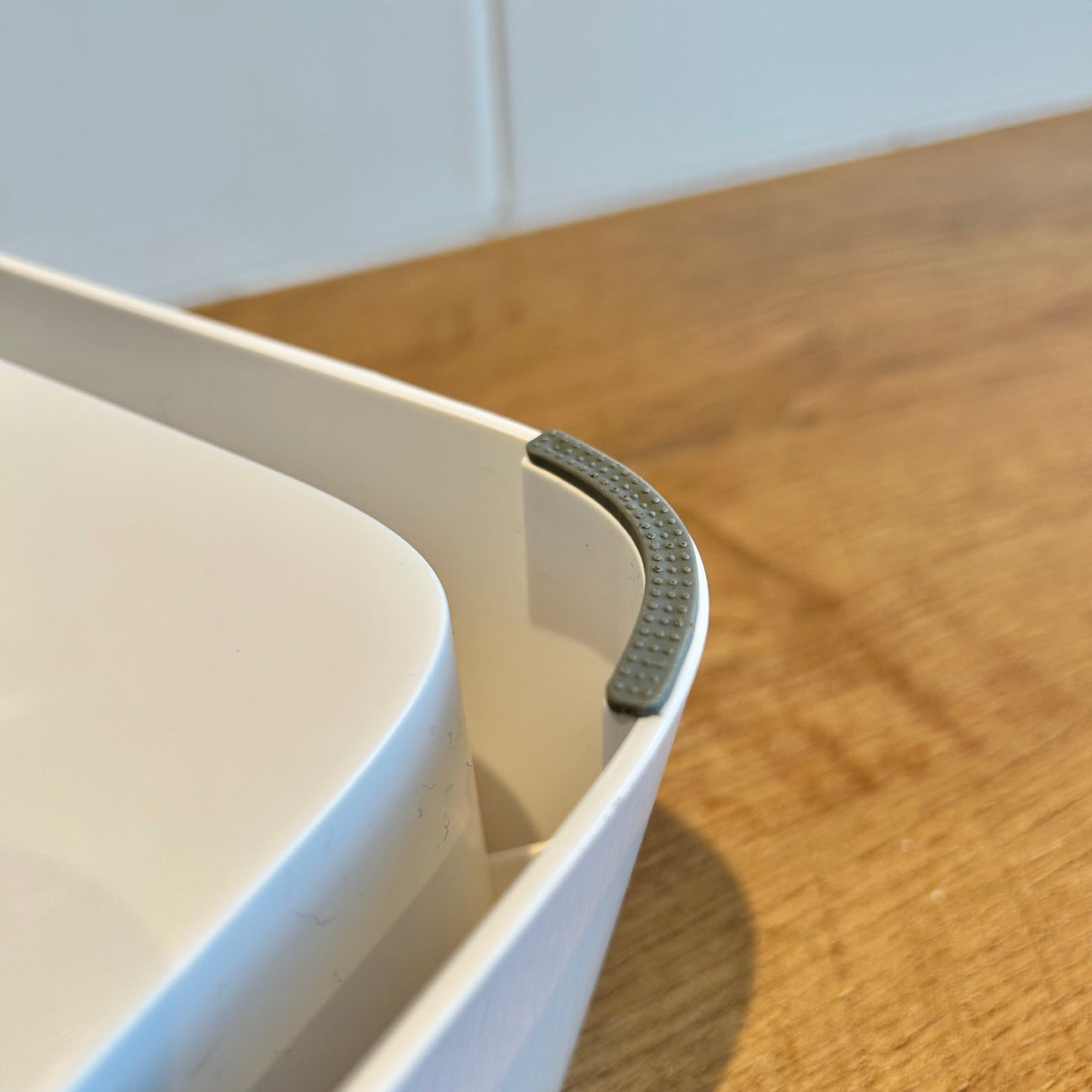 Non-Spill Dog Water Bowl with Floating Plate for Clean Drinking 5